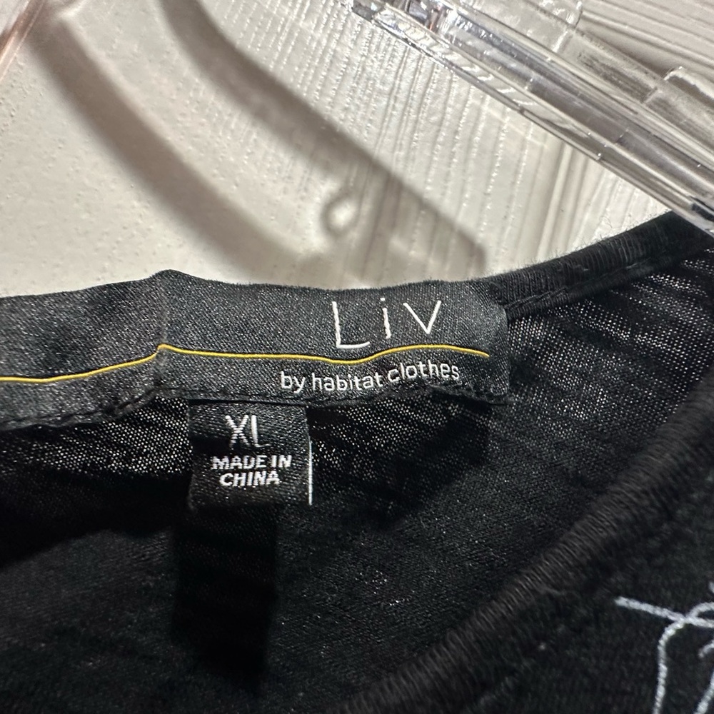 Liv by Habitat XL blouse black with white floral detail